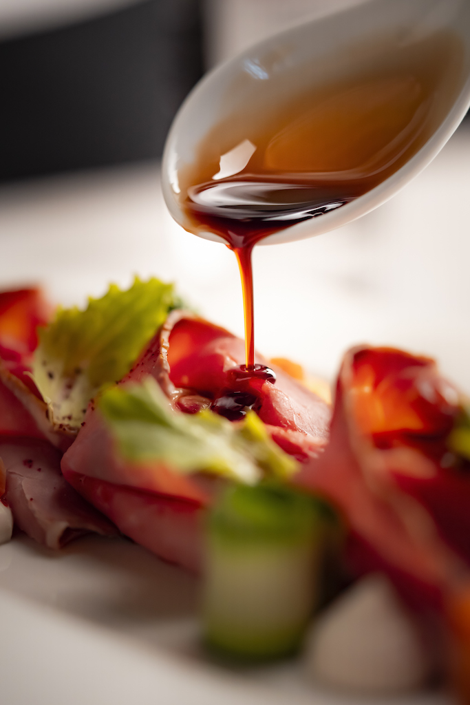 Profumi d'estate: fagottini di roast-beef, verdure croccanti e Saporoso