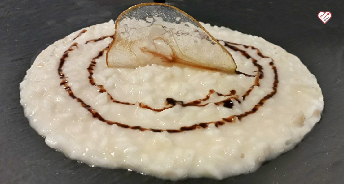 Risotto variet&agrave; Karbor, taleggio DOP, pere Kaiser, pera Williams vetrificata, riduzione di Saporoso